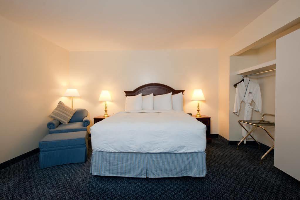 University Of Virginia Inn At Darden Charlottesville Phòng bức ảnh